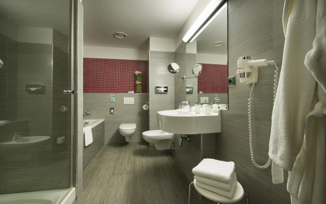 Relax and Regeneration Centre