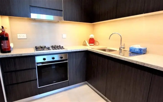 Fabulous Stay in Downtown Views