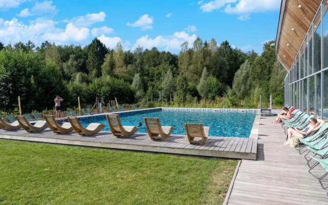 Waterside Elegance Sky Pad