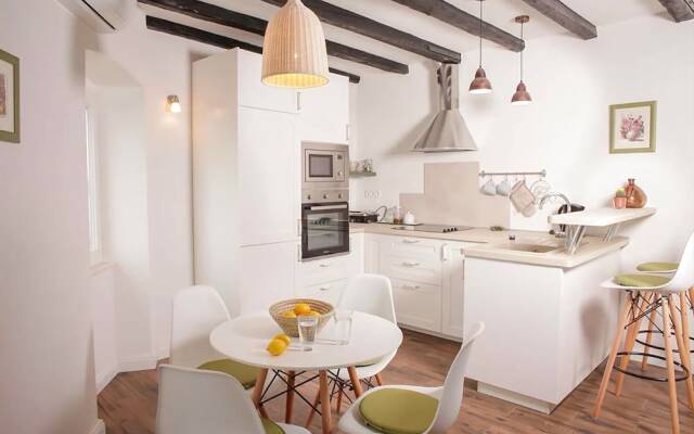 A&E Apartment - Near Cathedral of St James