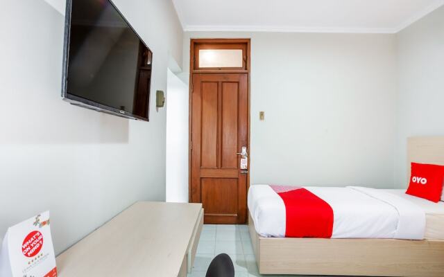 OYO 3819 Hotel Winotosastro