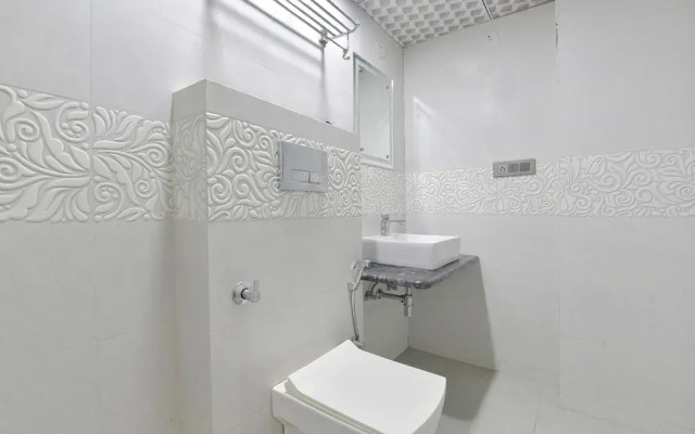 Fabhotel Pearl Square