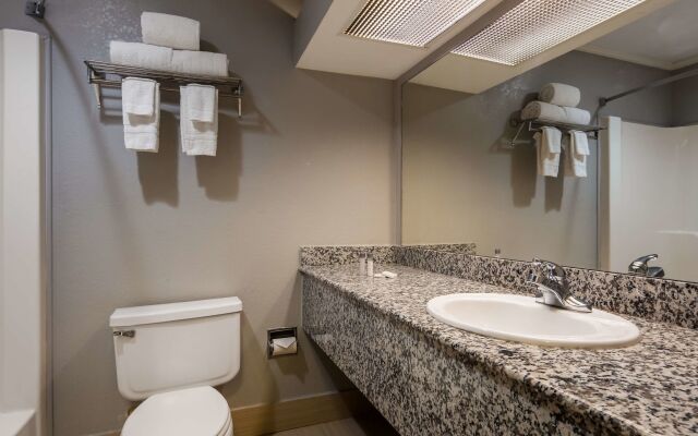 Red Roof Inn & Suites Lexington - Hamburg