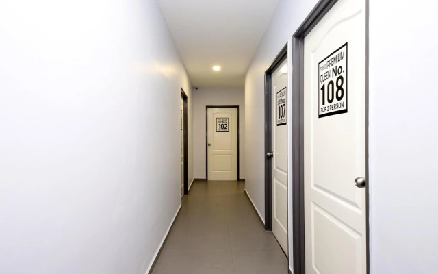 OYO 778 BMW 2 Hotel