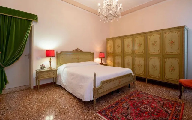 The Arsenal Large Apartment