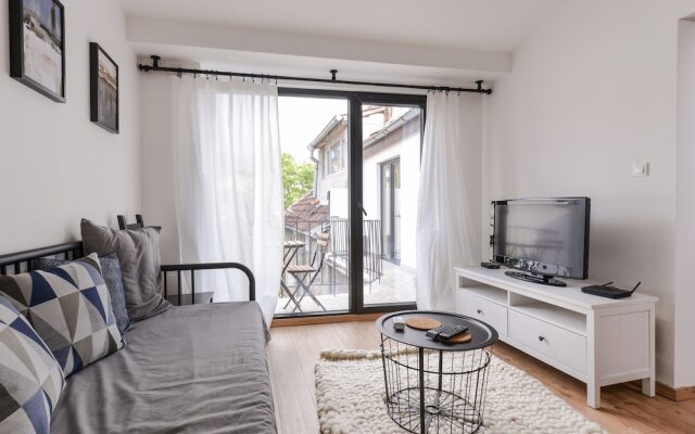 FM Deluxe 1-BDR Apartment - Minimalism & Charisma