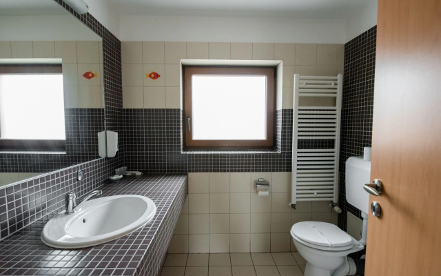 Hotel Oxford Inn & Suites