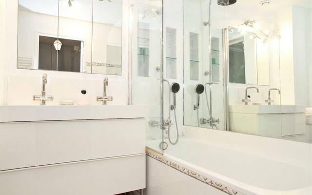 Private Apartments - Eiffel Tower - Champs de Mars