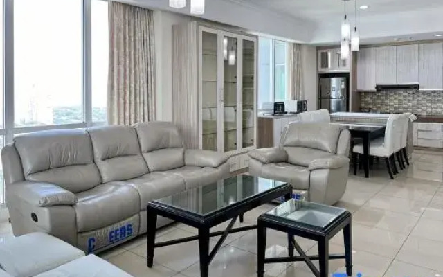 Luxury 3BR Kemang Village w/ Netflix, WiFi, Pool