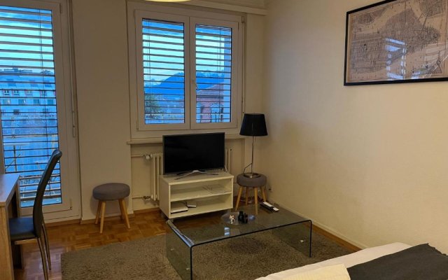 Beautiful studio 2 minutes from the train station