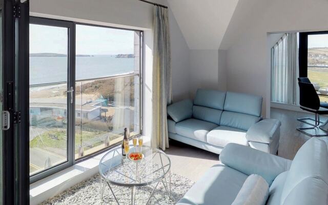 14 Waterstone House, Penthouse, Tenby