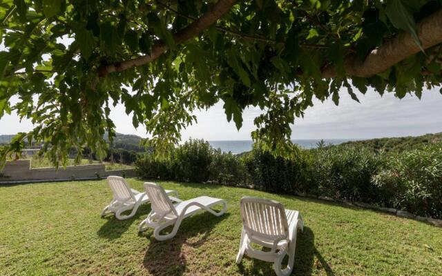 Villa Botzi-The house on the hill