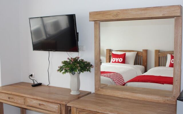 Oyo 75409 Premium The Family Hotel