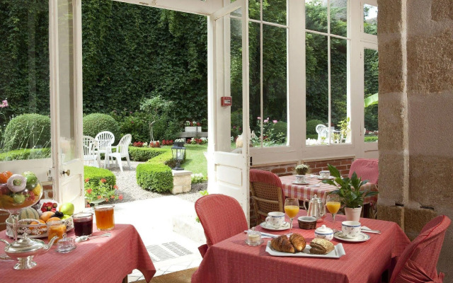 Logis Grand Hotel Montespan-Talleyrand
