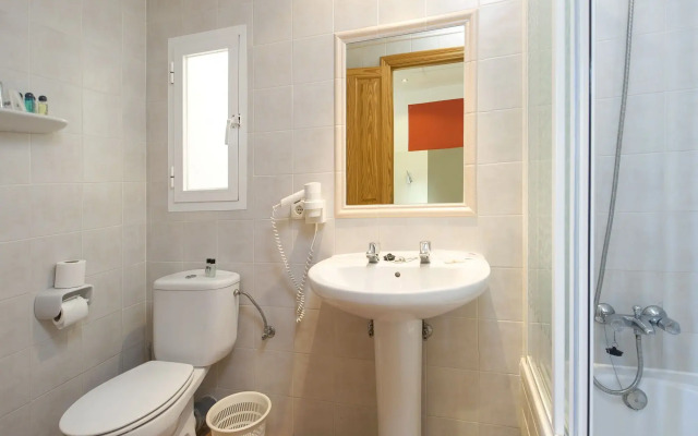 Hostal Residencia Adelino
