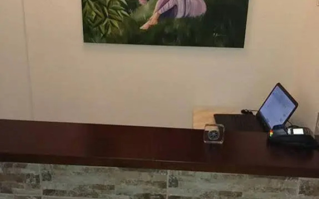 Anna Rooms