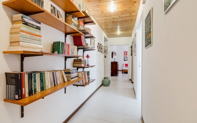 Nice and Bright 2 Beds Flat Near San Giovanni