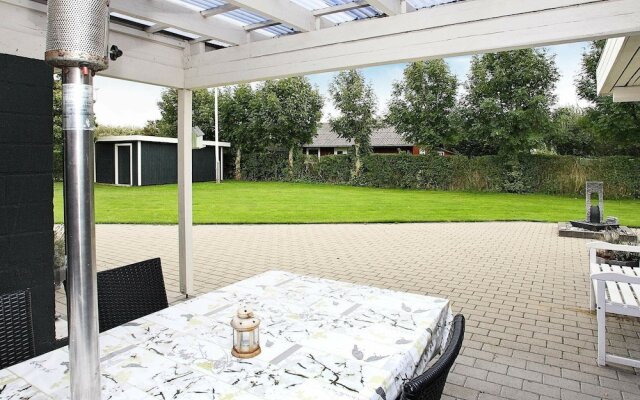 Peaceful Holiday Home in Vinderup With Roofed Terrace