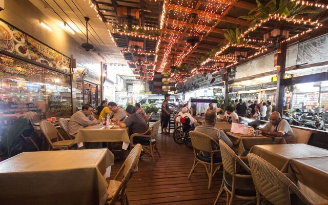 Bangkok Sahara Hotel