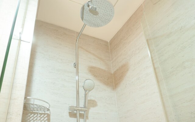 Exclusive And Cozy 1Br At Gold Coast Apartment