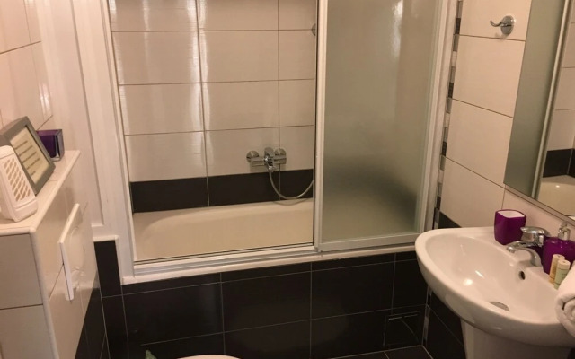 Bellus Studio Apartment