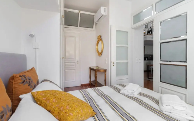 Athenian Getaway Villa by Athenian Homes