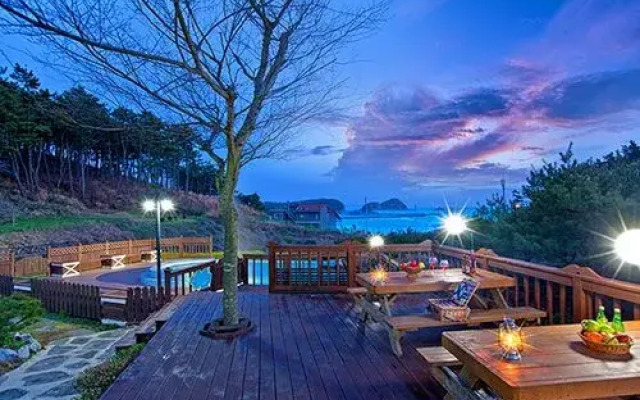 Taean Gomseom Paradise Pension