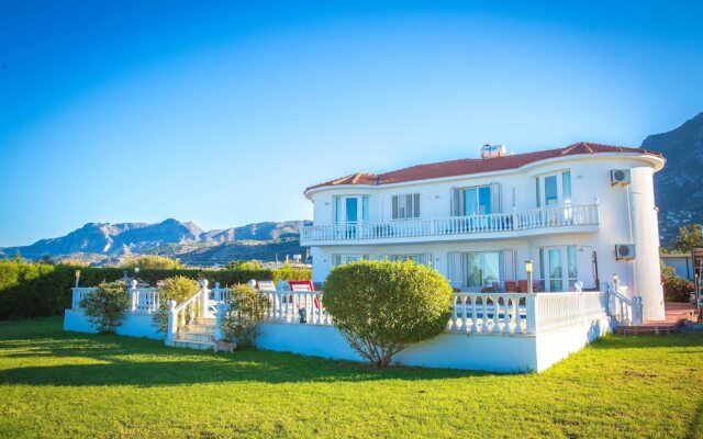 Villa - Sleeps 14 - Private Pool - Cinema Room