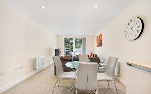 Alder House Serviced Apartment by Ferndale