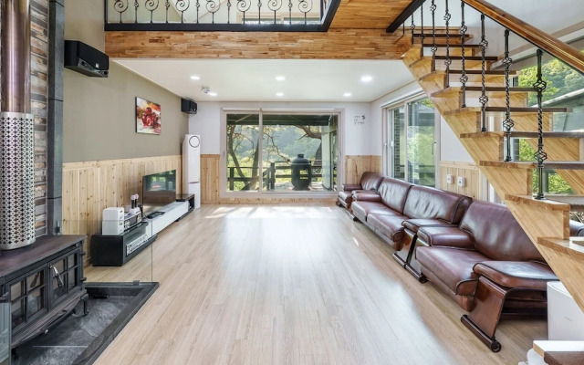 Gapyeong On The Hill Pool Villa