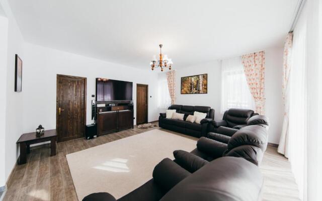 Cinege Vendeghaz/Casa de oaspeți Pițigoi
