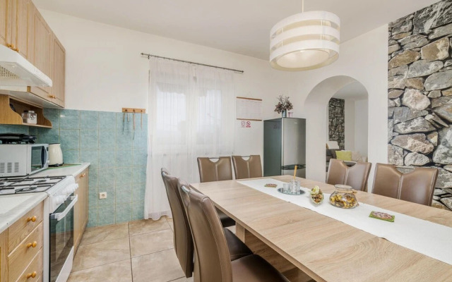 Nice Apartment in Skrpcici With Wifi and 3 Bedrooms