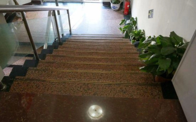 100 Inn Hotel (Gucheng Subway Station)