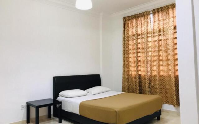 3 Rooms Apt @ Crown Imperial Court