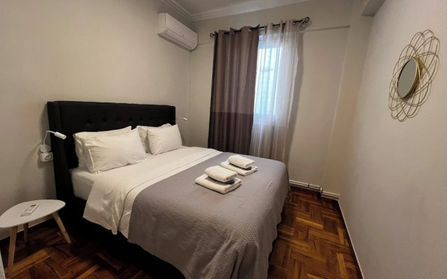 Caryatids Luxury Apartment