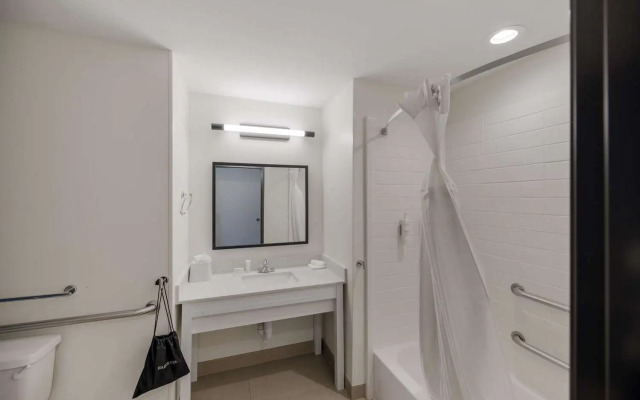 Spark by Hilton Midland South