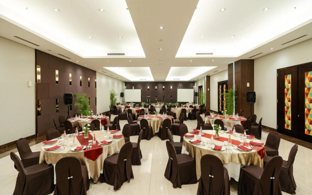 Clove Hotel