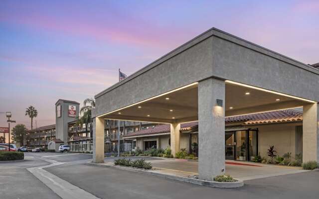 Best Western Plus Executive Inn