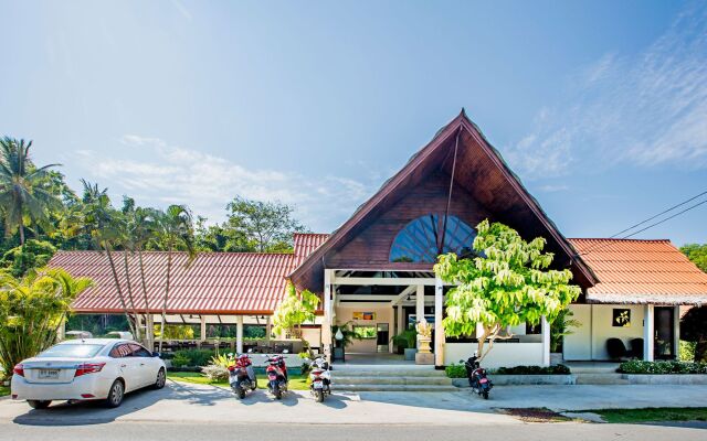 Naiharn Beach Resort