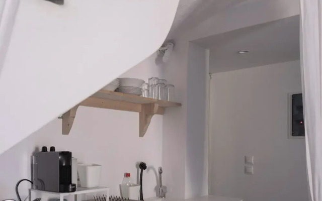 Kyon Beach Suites Kythnos