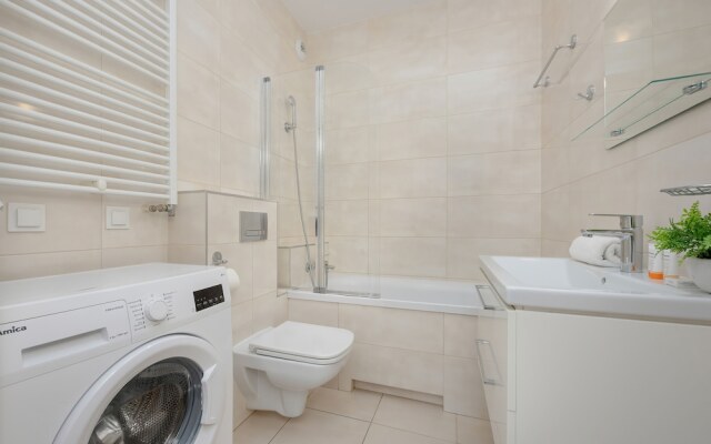 Wolska Apartment Warsaw by Renters