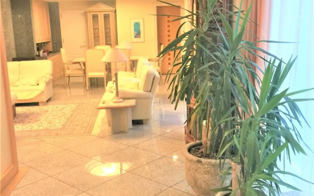 Sapporo Luxury House