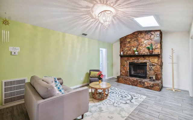 TRANQUILITY. Gated Estate Home. Privacy.