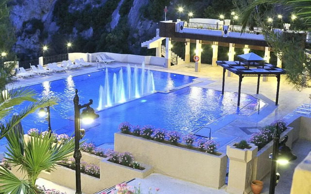 Ladonia Hotels Adakule	