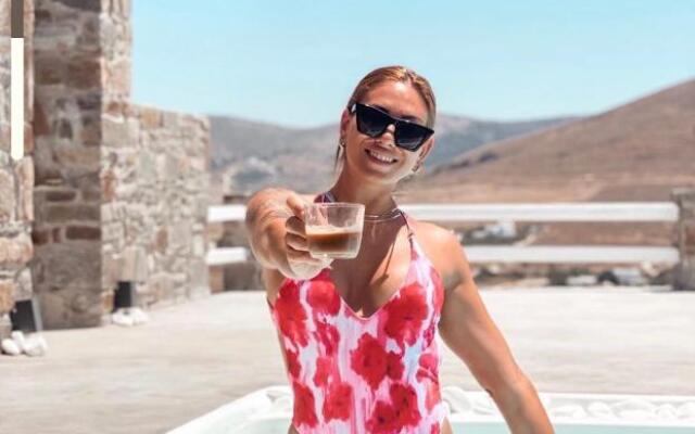 Parian White Luxury Apartments