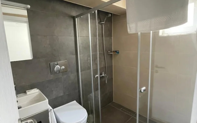 Ni̇li̇a Bozcaada