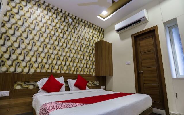 OYO 16163 Hotel Shri Hari