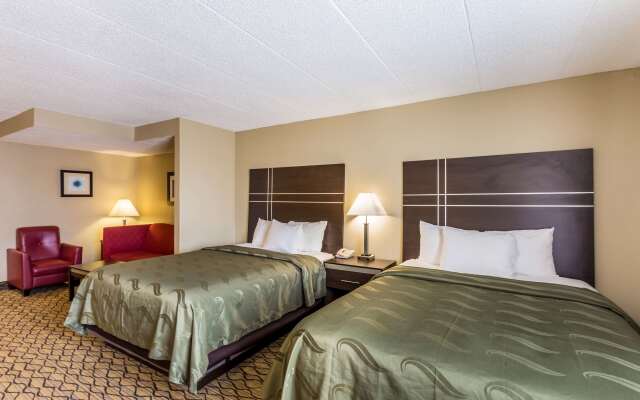 Quality Suites Milwaukee Airport