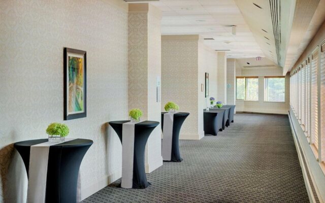 Holiday Inn Hotel & Suites Ottawa Kanata by IHG