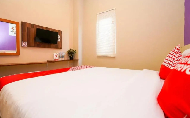 Hotel O Surabaya near Surabaya Town Square formerly Kupang Gunung Residence